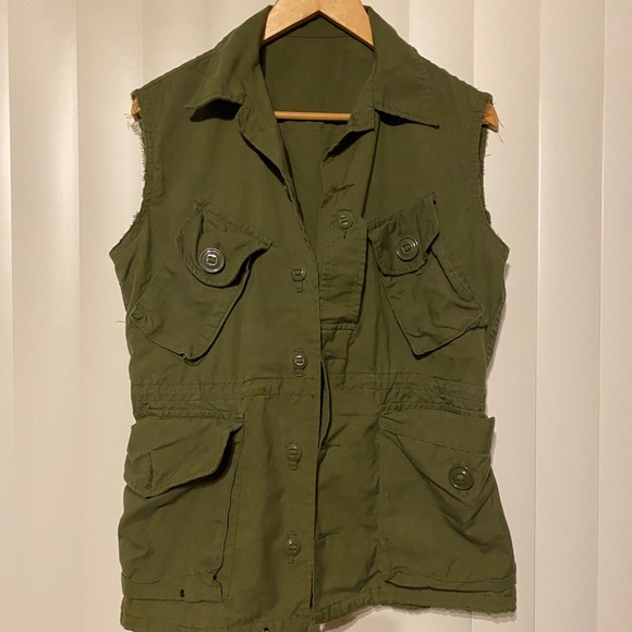 Military vest - Picture 3 of 4